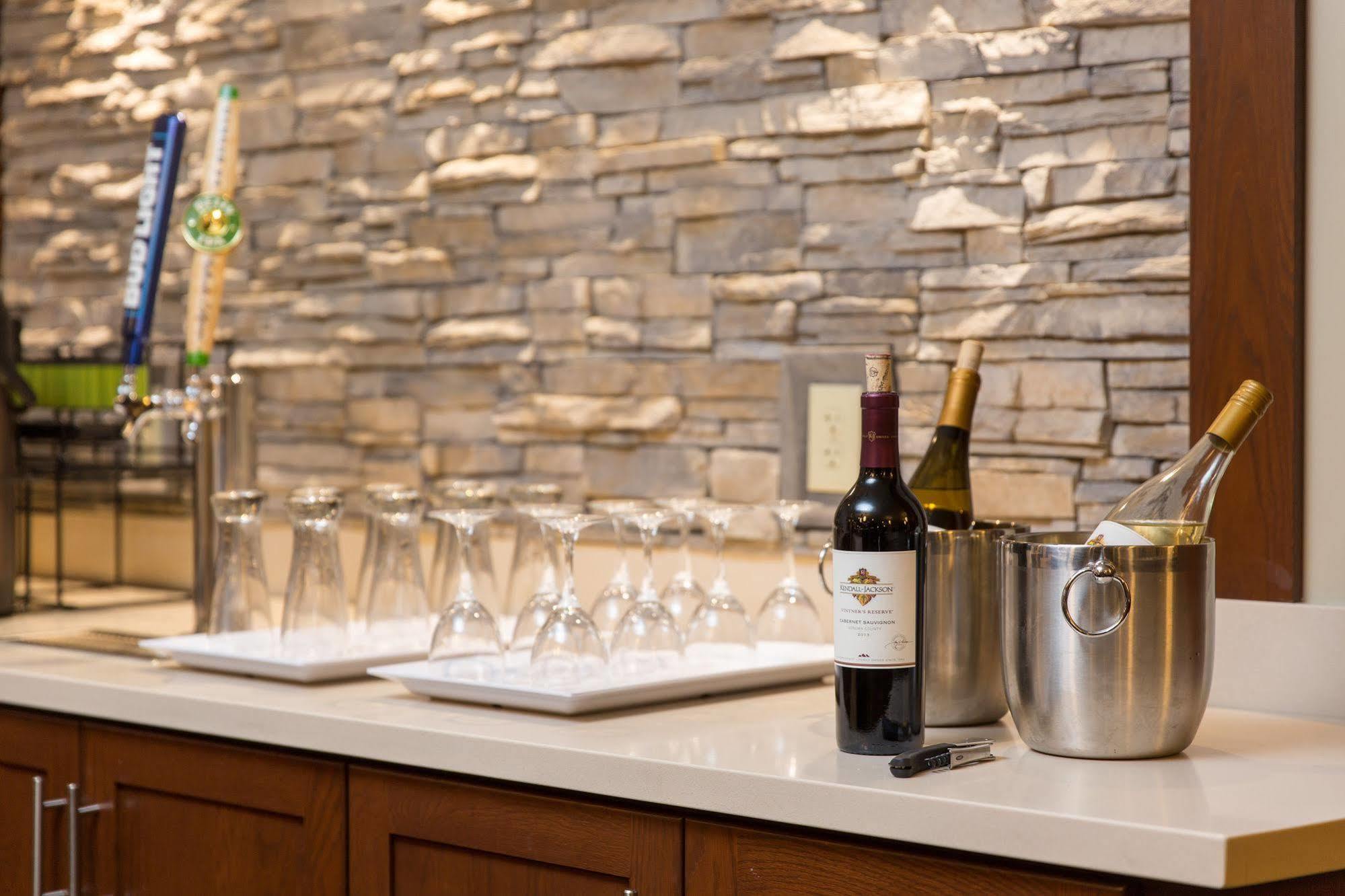 Staybridge Suites Corona South By Ihg Eksteriør billede