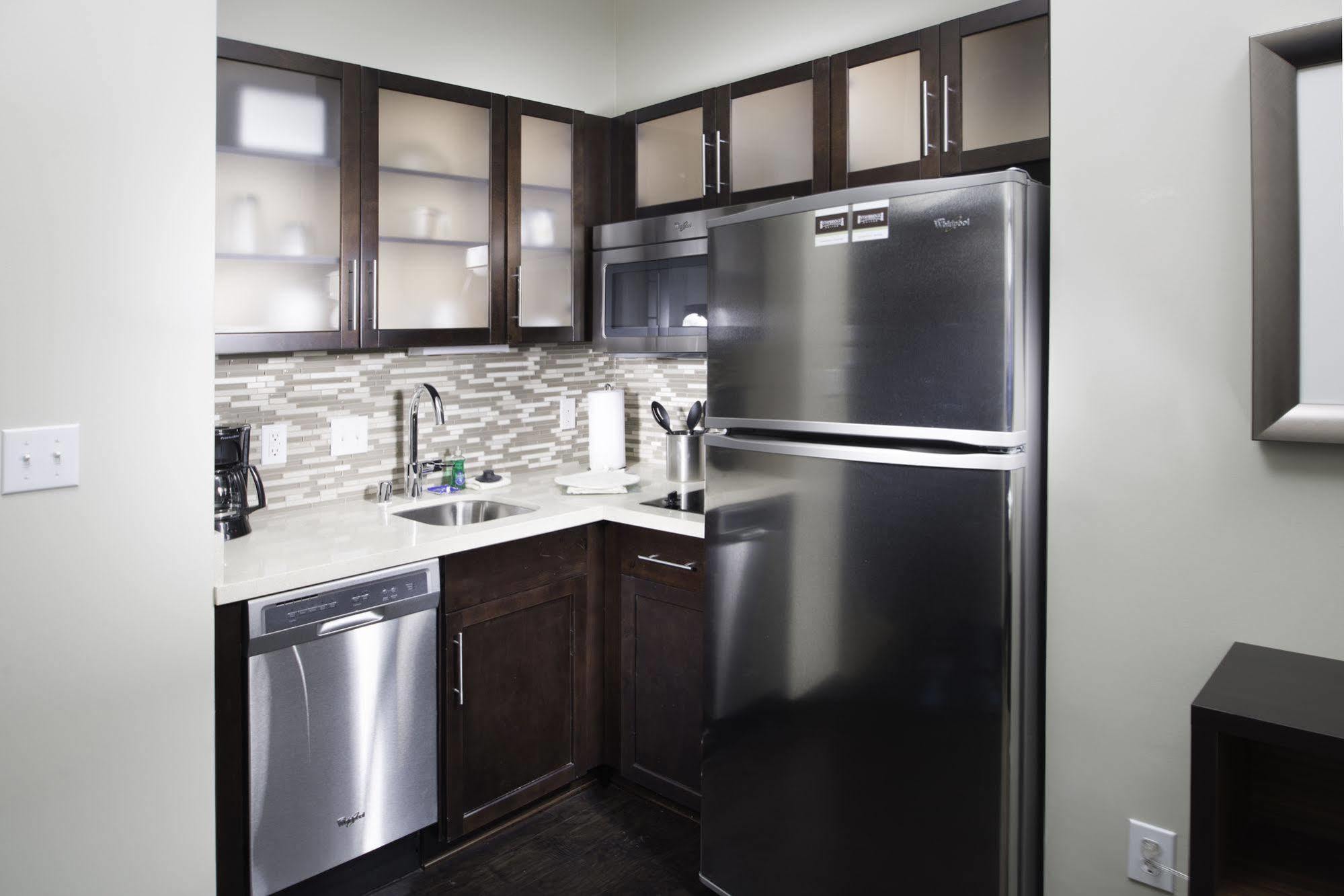 Staybridge Suites Corona South By Ihg Eksteriør billede