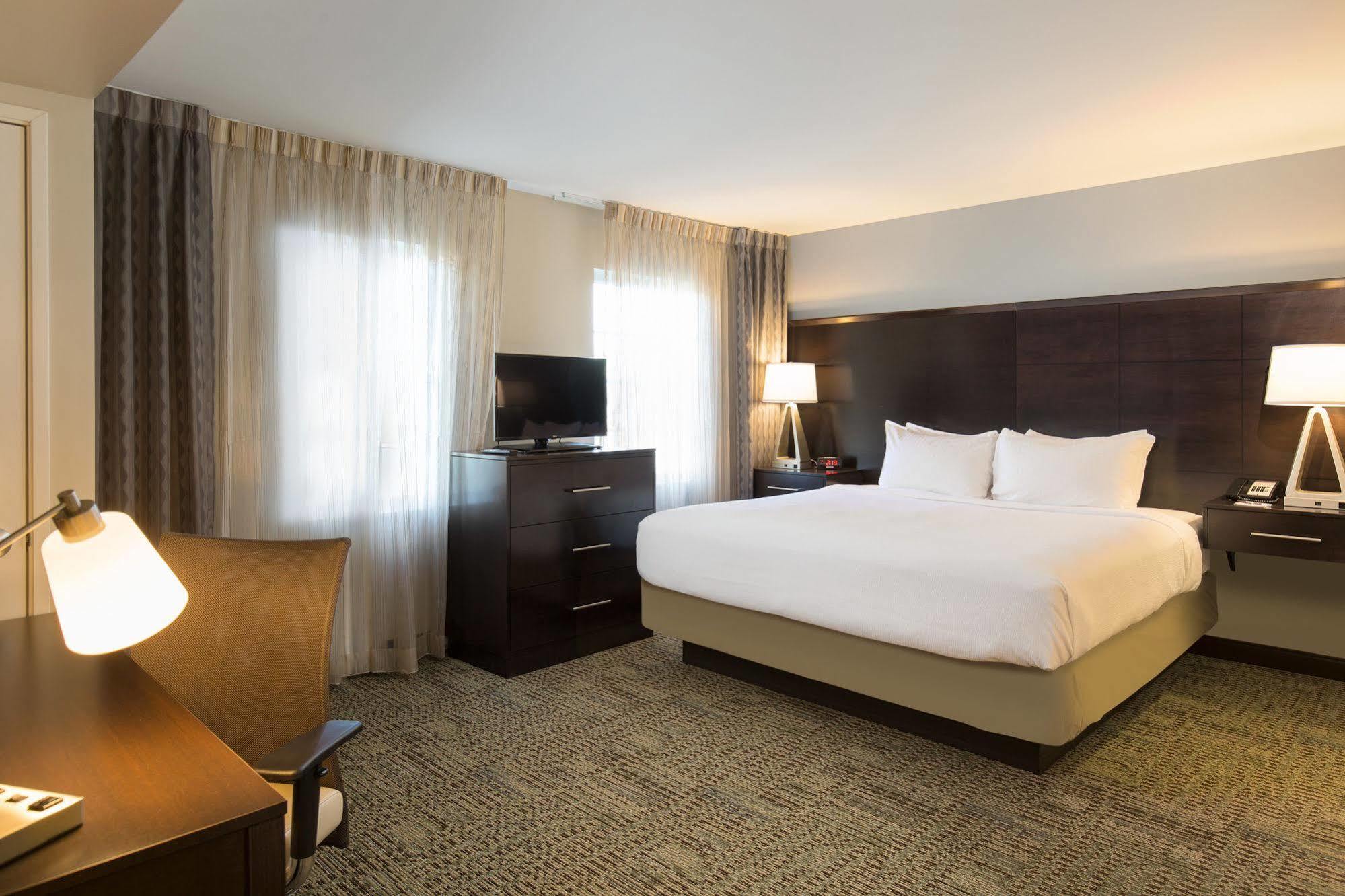 Staybridge Suites Corona South By Ihg Eksteriør billede