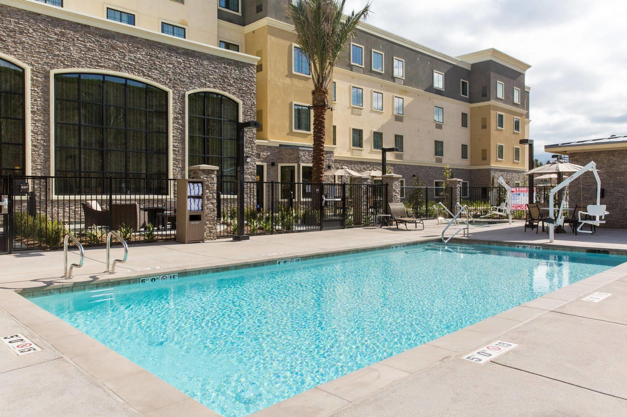 Staybridge Suites Corona South By Ihg Eksteriør billede