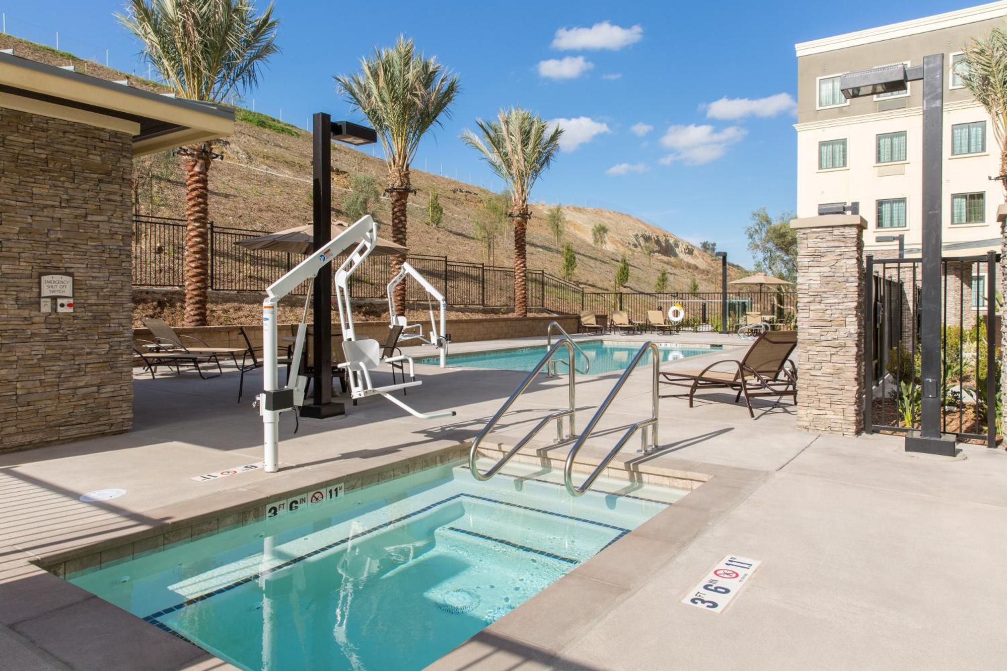 Staybridge Suites Corona South By Ihg Eksteriør billede